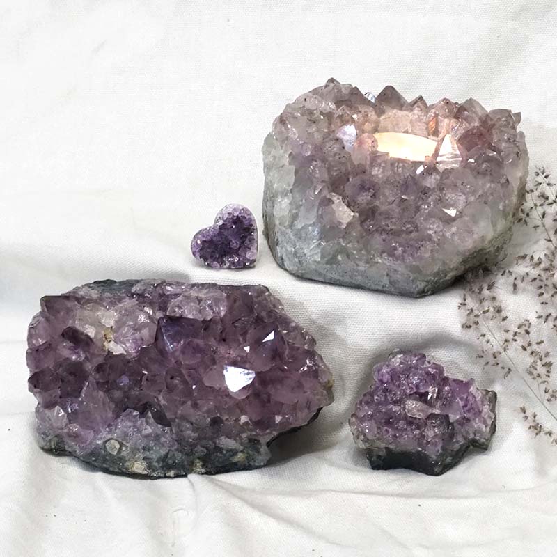 Amethyst Crystal Set - 4 Pieces 3 Healing Amethyst Crystal Set 4 Pieces | Himalayan Salt Factory