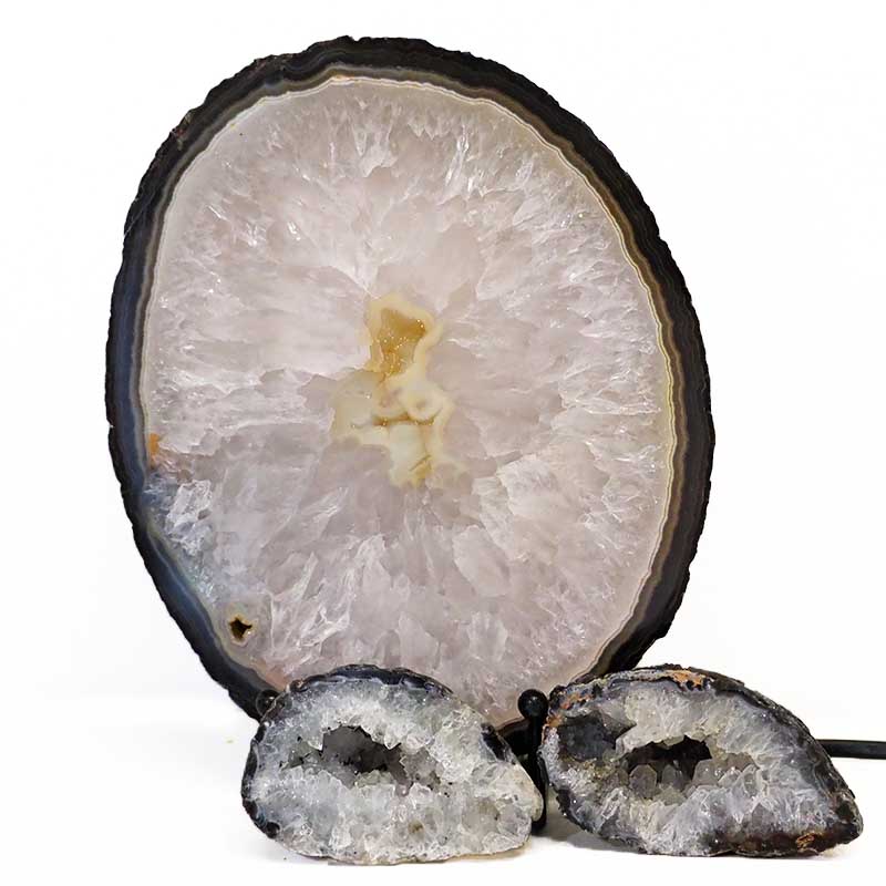 1.5kg Sliced Brazilian Agate Lamp and Mini Agate Crystal Geodes Set J210 3 Sliced Brazilian Agate Lamp and Mini Aagte Crystal Geodes Set J210 | Himalayan Salt Factory
