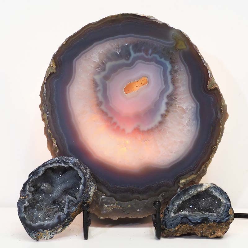 1.4kg Sliced Brazilian Agate Lamp and Mini Agate Crystal Geodes Set J212 4 Sliced Brazilian Agate Lamp and Mini Aagte Crystal Geodes Set J212-1 | Himalayan Salt Factory