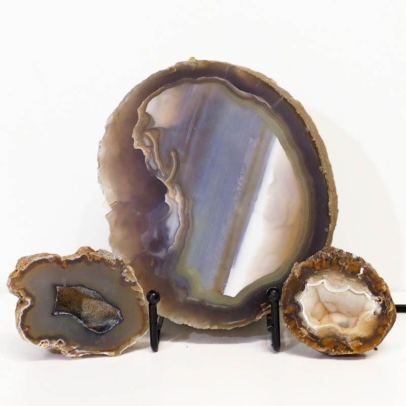 0.98kg Sliced Brazilian Agate Lamp and Mini Agate Crystal Geodes Set J213 3 Sliced Brazilian Agate Lamp and Mini Aagte Crystal Geodes Set J213 | Himalayan Salt Factory