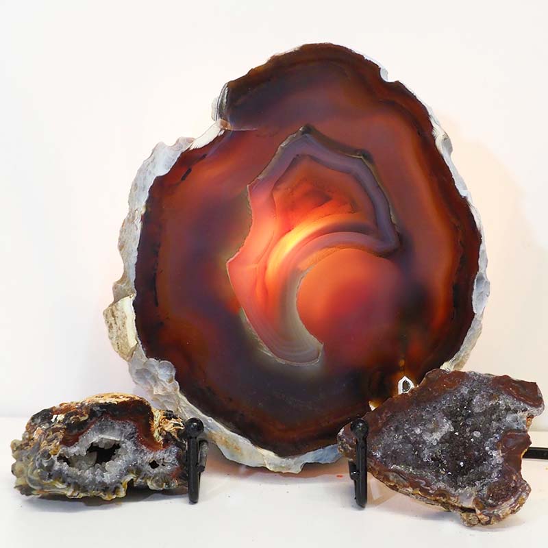 0.94kg Sliced Brazilian Agate Lamp and Mini Agate Crystal Geodes Set J214 4 Sliced Brazilian Agate Lamp and Mini Aagte Crystal Geodes Set J214-1 | Himalayan Salt Factory
