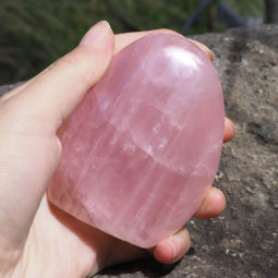 Rose Quartz Polished Altar Stone DJ1480 | Himalayan Salt Factoryy