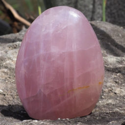 Rose Quartz Polished Altar Stone DJ1480 | Himalayan Salt Factoryy