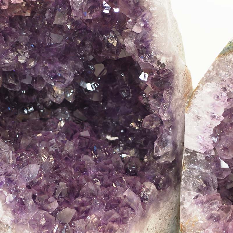 3.2kg Amethyst Crystal Geode Specimen Set 2 Pieces J1563 5 Amethyst Crystal Geode Specimen Set 2 Pieces J1563 | Himalayan Salt Factory