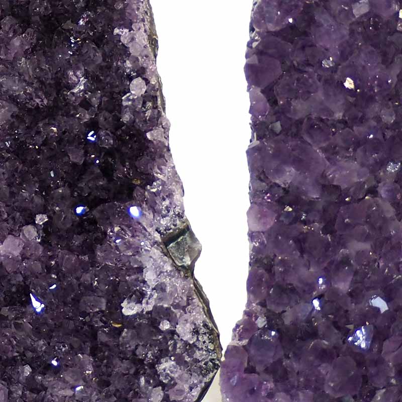1.72kg Amethyst Crystal Geode Specimen Set 3 Pieces P250 5 Amethyst Crystal Geode Specimen Set 3 Pieces P250 | Himalayan Salt Factory
