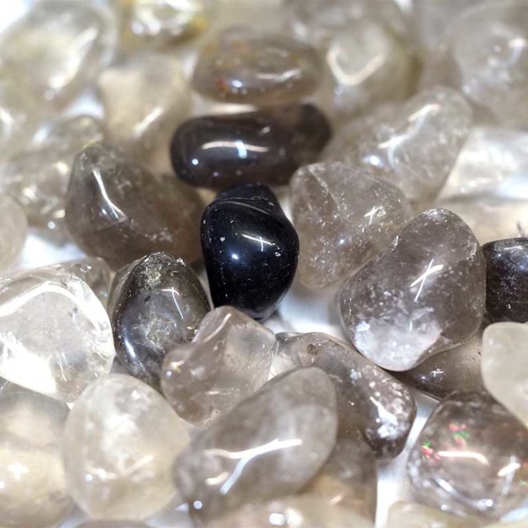 Smoky Quartz Meaning, Uses, And Healing Properties | Crystal Factory ...