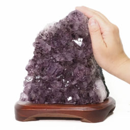 2.921kg Natural Amethyst Crystal Lamp with Timber Base DS851 7 Natural Amethyst Crystal Lamp with Timber Base DS851 | Himalayan Salt Factory