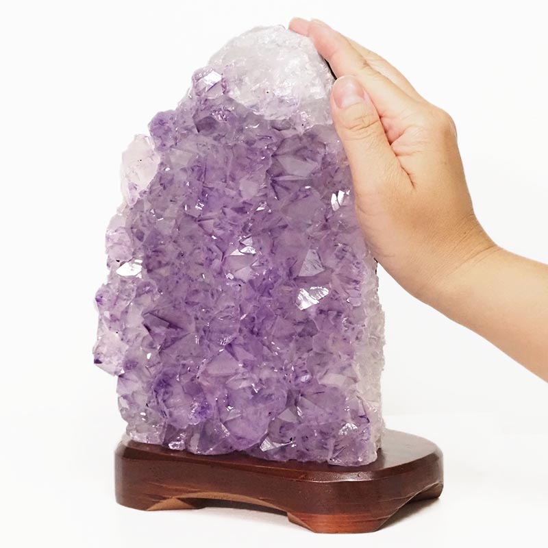 2.64kg Natural Amethyst Crystal Lamp with Timber Base DS853 5 Natural Amethyst Crystal Lamp with Timber Base DS853 | Himalayan Salt Factory