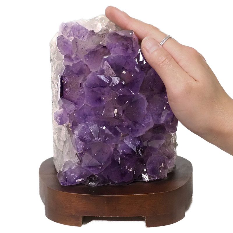3kg Natural Amethyst Crystal Lamp with Timber Base DN310 5 Natural Amethyst Crystal Lamp with Timber Base DN310 | Himalayan Salt Factory