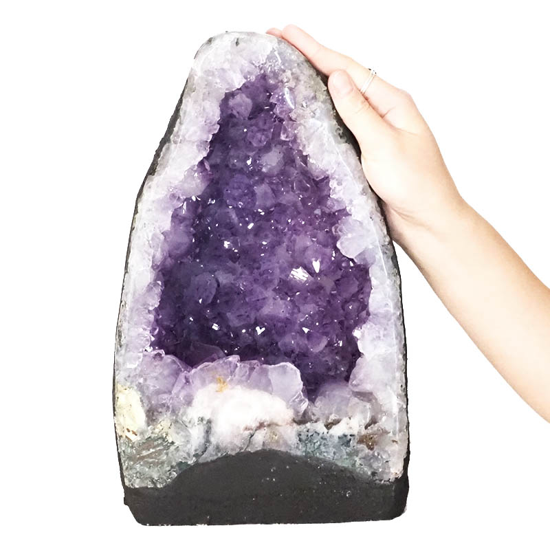 8.46kg Amethyst Cathedral Geode - A Grade DS955 4 Amethyst Cathedral Geode - A Grade DS955 | Himalayan Salt Factory