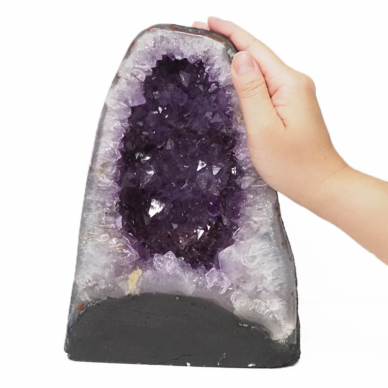 3.84kg Amethyst Cathedral Geode - A Grade DS875 4 Natural Amethyst Cathedral Geode - A Grade DS875 | Himalayan Salt Factory