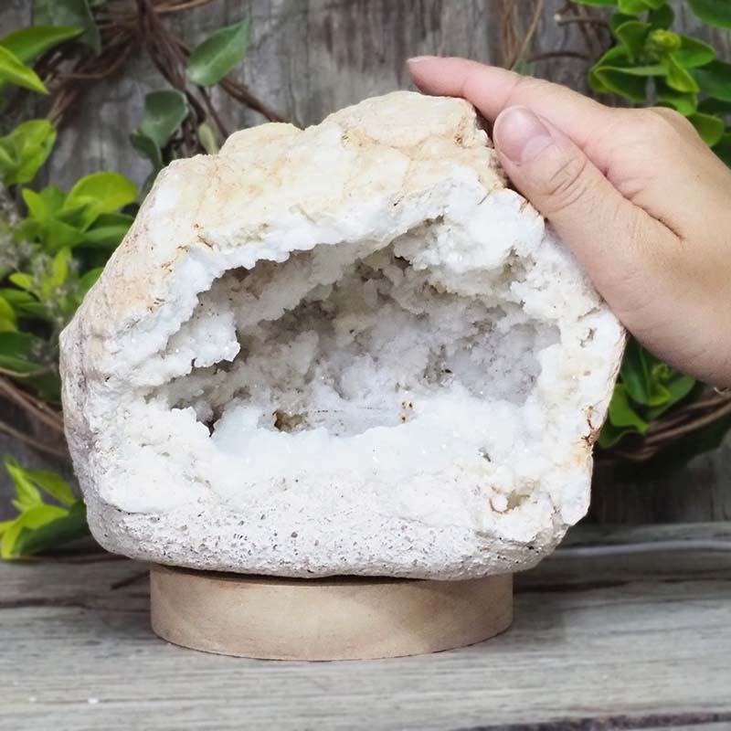 1.66kg Natural Calcite Geode Lamp with Large LED Light Base DS1319 5 Natural Calcite Geode Lamp with Large LED Light Base DS1319 | Himalayan Salt Factory