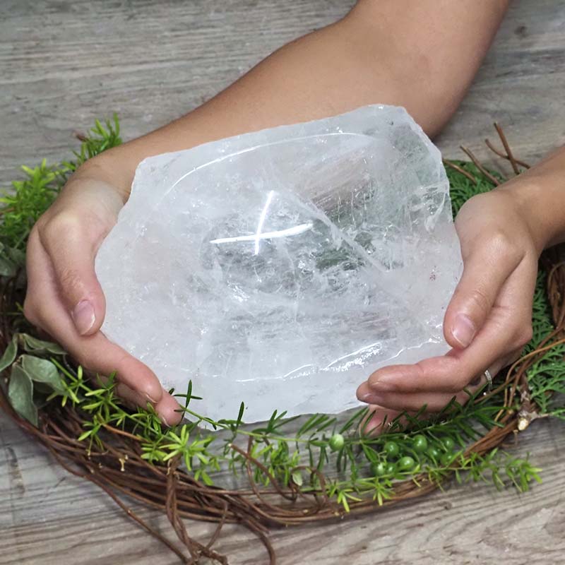2.35kg Clear Quartz Polished Large Bowl DS1407 4 Clear Quartz Large Bowl DS1407 | Himalayan Salt Factory