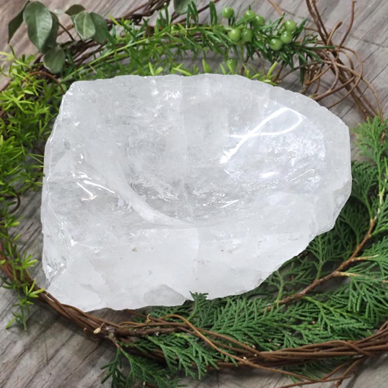 2.35kg Clear Quartz Polished Large Bowl DS1407 3 Clear Quartz Large Bowl DS1407 | Himalayan Salt Factory