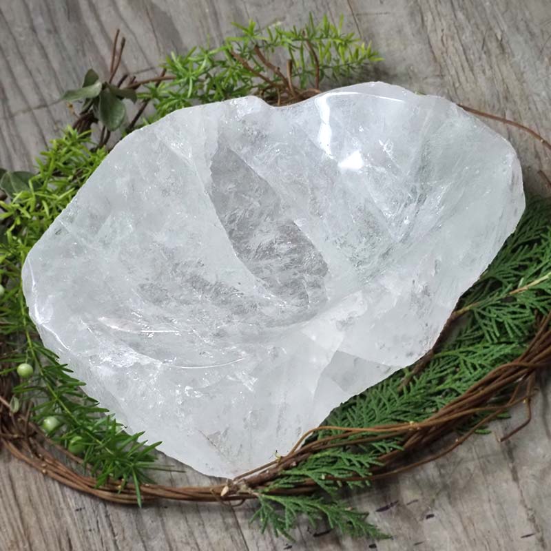 3.15kg Clear Quartz Polished Large Bowl DS1409 3 Clear Quartz Large Bowl DS1409 | Himalayan Salt Factory