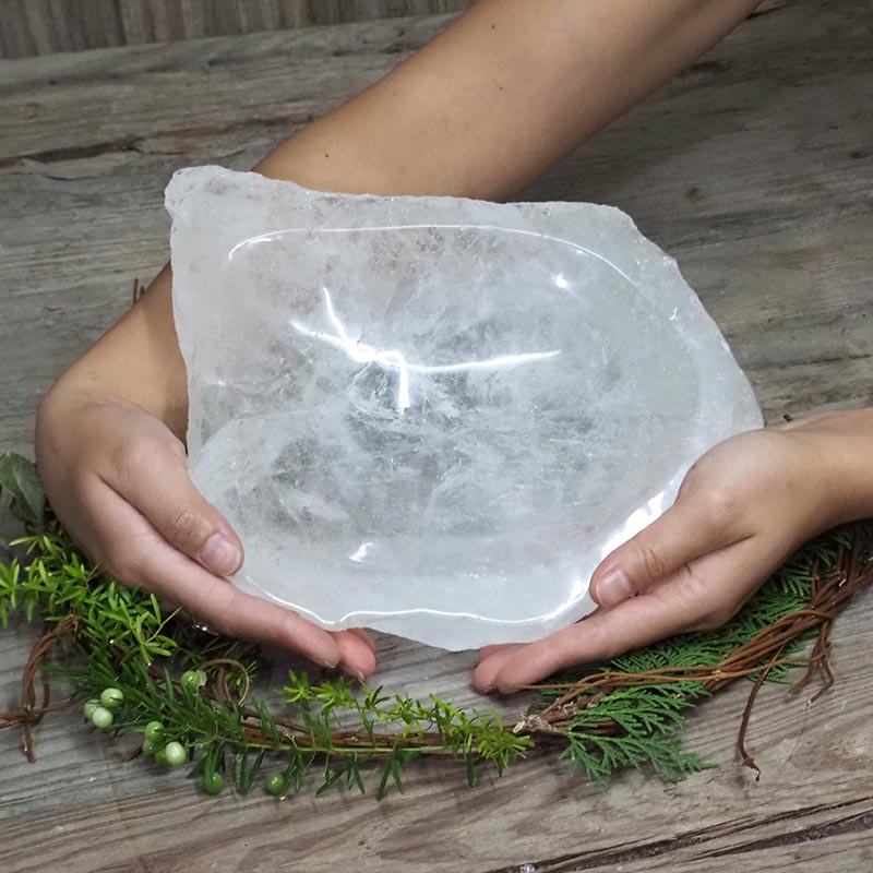 2.93kg Clear Quartz Polished Large Bowl DS1410 4 Clear Quartz Large Bowl DS1410 | Himalayan Salt Factory