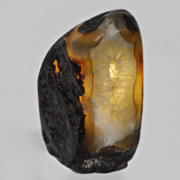 2.84kg Natural River Agate Crystal Lamp with White LED Bulb N1257 6 River Agate Crystal Lamp with LED Bulb N1257 | Himalayan Salt Factory