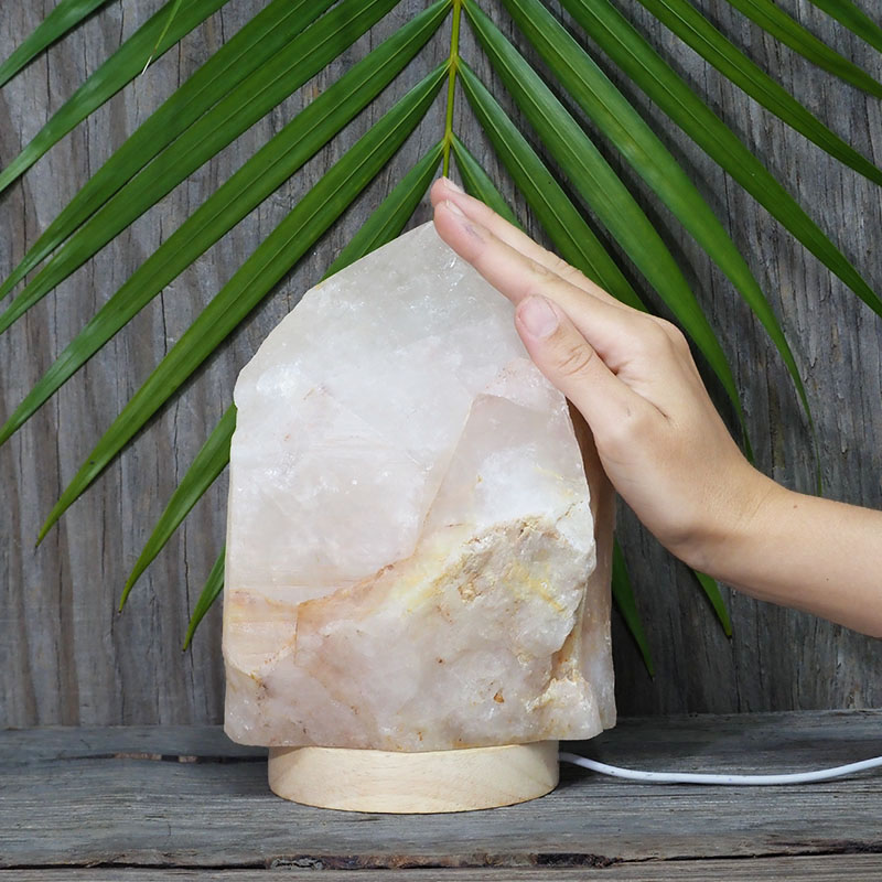 3.20kg Large Natural Clear Quartz Point Lamp on LED Base Large DK304 5 3.20kg Large Natural Clear Quartz Point Lamp on LED Base Large DK304 | Himalayan Salt Factory