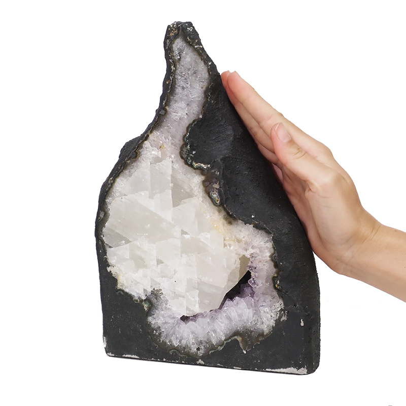 4.68kg Amethyst Geode DK286 4 4.68kg Amethyst Geode DK286 | Himalayan Salt Factory