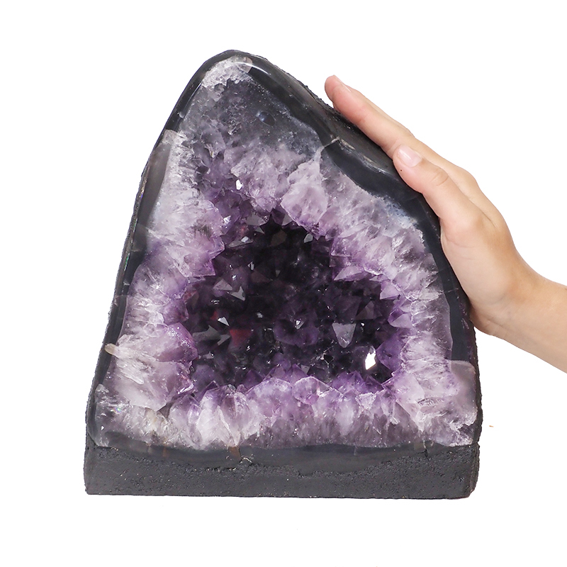 8.15kg Amethyst Geode DK405 4 8.15kg Amethyst Geode DK405 | Himalayan Salt Factory