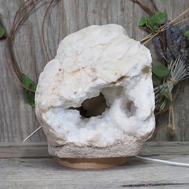 5.15kg Natural Calcite Geode Lamp with Large LED Light Base DN1550 4 Natural Calcite Geode Lamp with Large LED Light Base DN1550 | Himalayan Salt Factory