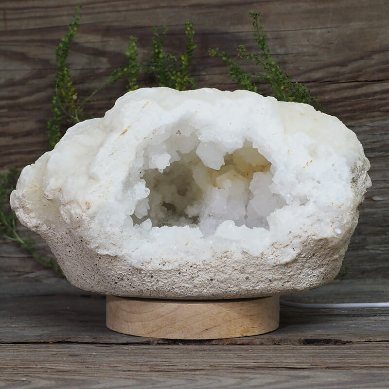 3.00kg Natural Calcite Geode Lamp with Large LED Light Base DN1645 4 3.00kg Natural Calcite Geode Lamp with Large LED Light Base DN1645 | Himalayan Salt Factory