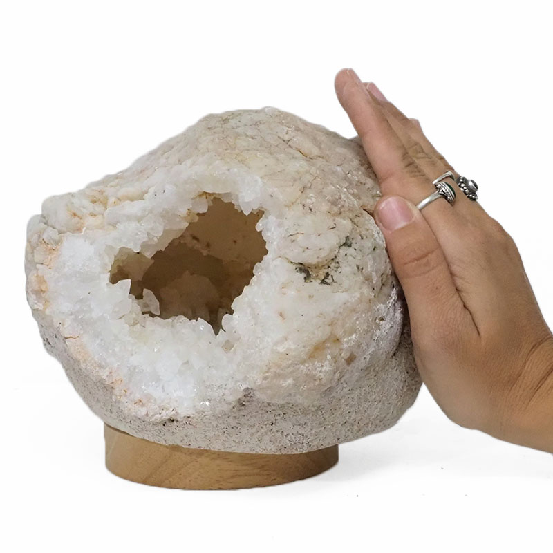 4.11kg Natural Calcite Geode Lamp with Large LED Light Base DB510 5 4.11kg Natural Calcite Geode Lamp with Large LED Light Base DB510 | Himalayan Salt Factory