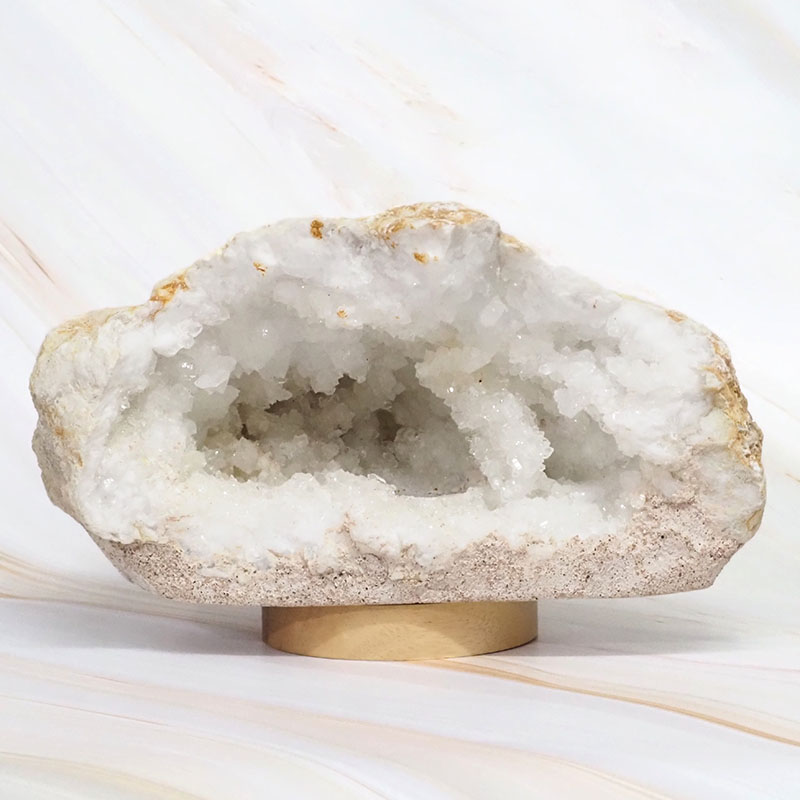 4.15kg Natural Calcite Geode Lamp with Large LED Light Base DB537 4 4.15kg Natural Calcite Geode Lamp with Large LED Light Base DB537 | Himalayan Salt Factory