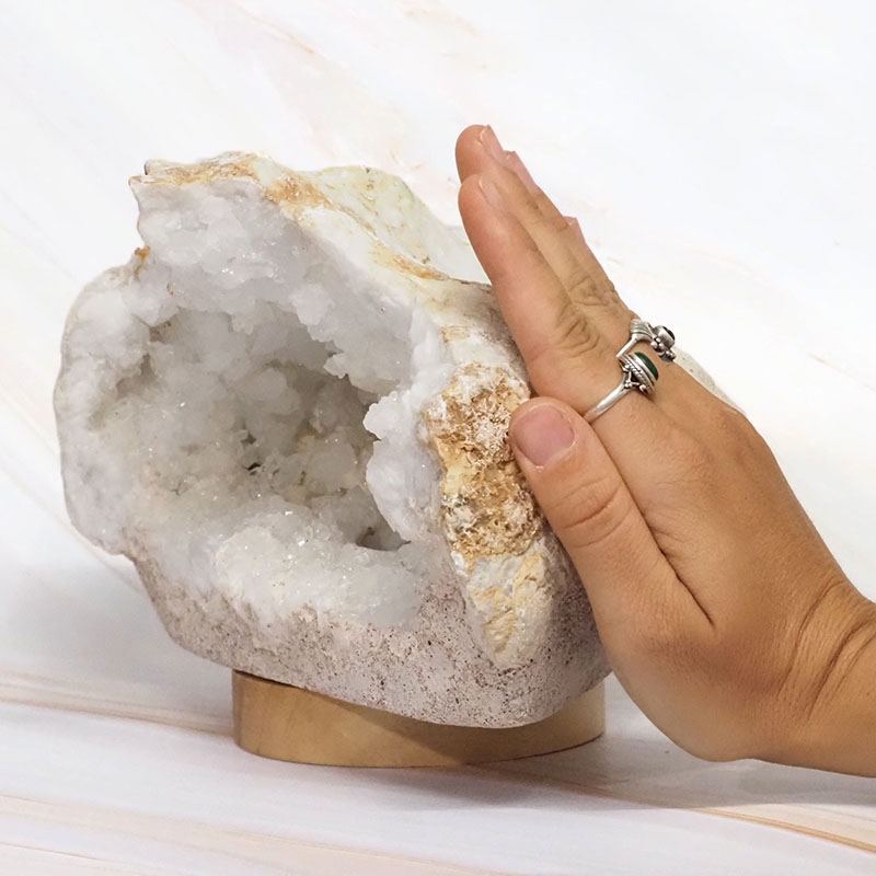 4.15kg Natural Calcite Geode Lamp with Large LED Light Base DB537 5 4.15kg Natural Calcite Geode Lamp with Large LED Light Base DB537 | Himalayan Salt Factory