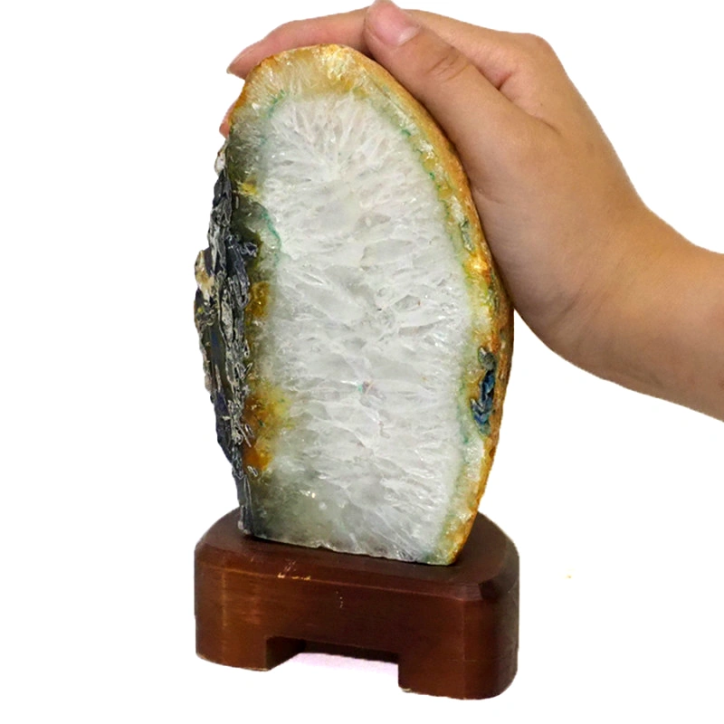 1.32kg Natural Agate Lamp – Timber Base J1433 5 1.32kg Natural Agate Lamp – Timber Base J1433 | Himalayan Salt Factory