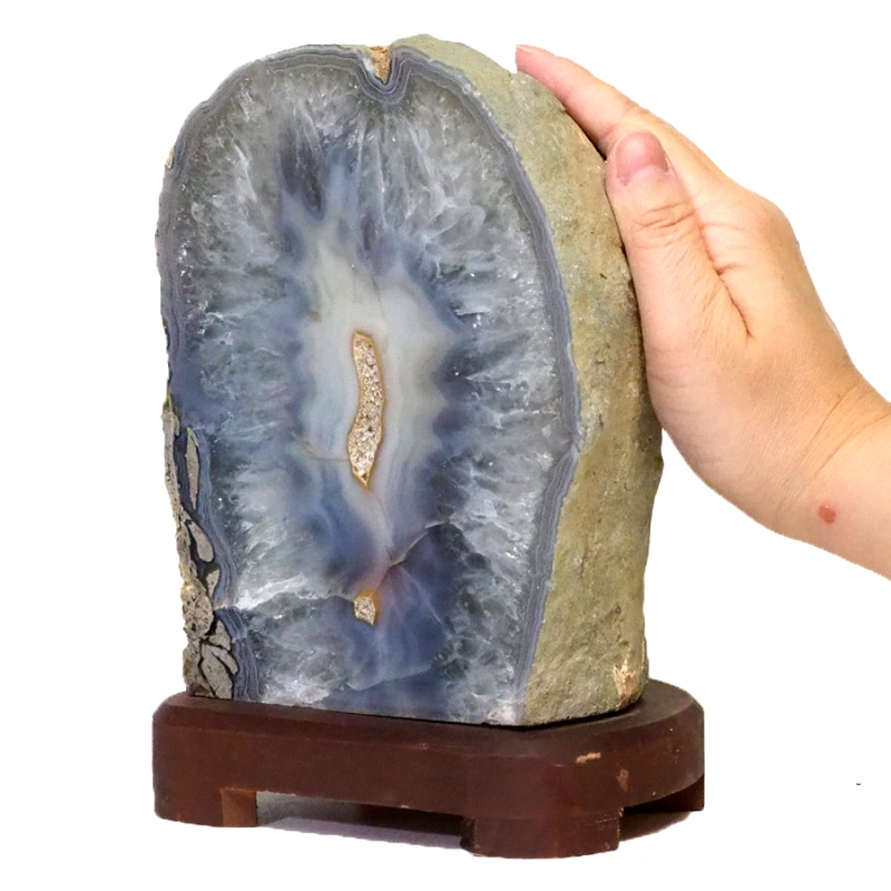 2.80kg Natural Agate Lamp – Timber Base S838 5 2.80kg Natural Agate Lamp – Timber Base S838 | Himalayan Salt Factory