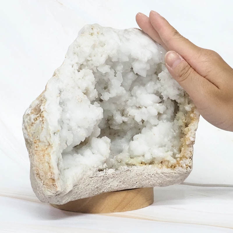 2.50kg Natural Calcite Geode Lamp with Large LED Light Base DN1761 5 Natural Calcite Geode Lamp with Large LED Light Base DN1761 | Himalayan Salt Factory