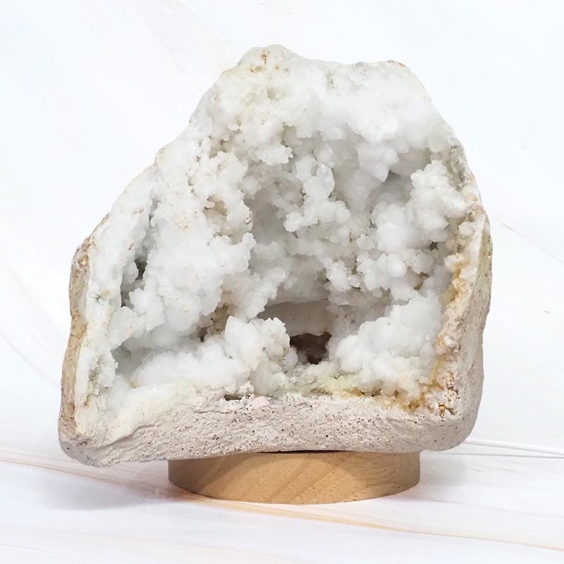 2.50kg Natural Calcite Geode Lamp with Large LED Light Base DN1761 4 Natural Calcite Geode Lamp with Large LED Light Base DN1761 | Himalayan Salt Factory