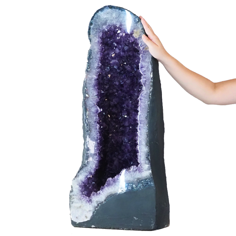 68.9kg Amethyst Cathedral Geode - A Grade DS2492 4 Amethyst Cathedral Geode - A Grade DS2492 | Himalayan Salt Factory