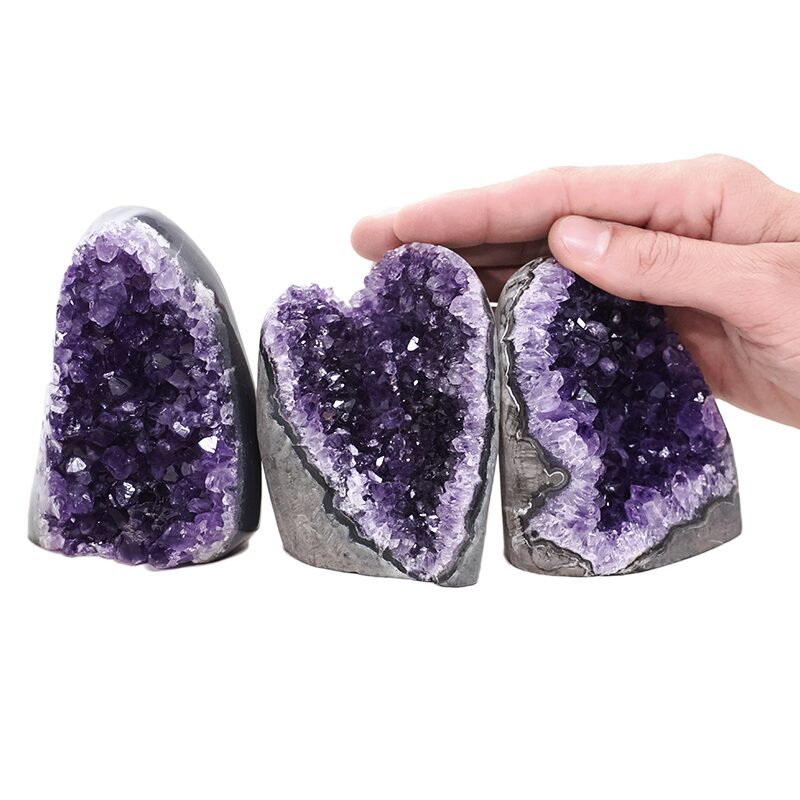 1.4kg Amethyst Crystal Geode Specimen Set 3 Pieces DV270 4 Amethyst Crystal Geode Specimen Set 3 Pieces DV270 | Crystal Factory